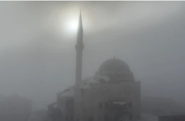 Yüksekova’da yoğun sis ulaşımı olumsuz etkiledi 