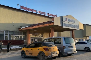 Yüksekova’da zehirlenme şüphesiyle 12 öğrenci hastaneye kaldırıldı 