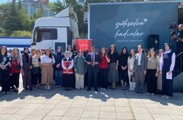 Yükselen Kadınlar Girişimcilik Eğitim Tırı Erzurum’da kadınlarla buluştu 