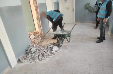 Yükümlüler, İsmet İnönü İlkokulu’nu temizledi 