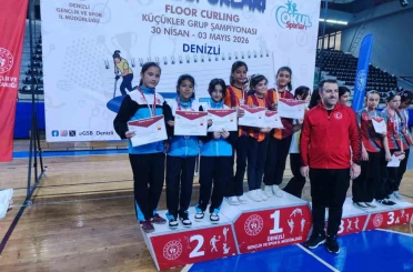 Yunus Emre Ortaokulu ‘Floor Curling’de önemli başarı 