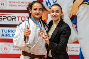 Yunusemreli Kevser’den milli takıma uzanan bronz 