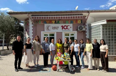 Yunusemreli minikler büyüklerine örnek oldu 