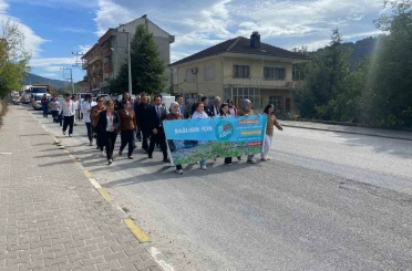 Yürüyerek günlerini kutladılar 