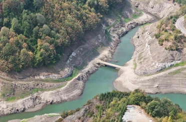 Yuvacık Barajı’nda korkutan seviye: Su seviyesi yüzde 31’e düştü, eski köprü göründü 