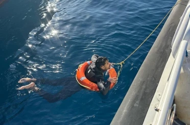 Yüzerek Yunanistan’a geçmeye çalıştı 
