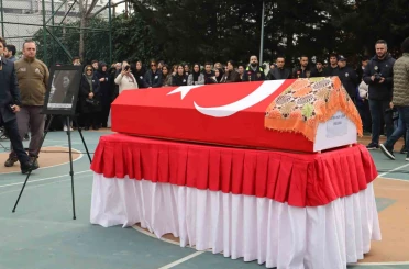 Yüzlerce meslektaşı Fatma Nur öğretmeni son yolculuğuna uğurladı 