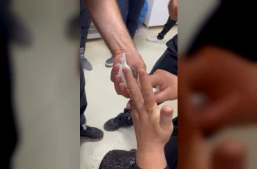 Yüzüğü parmağına sıkışan kadının yardımına itfaiye koştu 