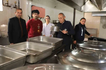 Zabıta, okul mutfaklarını mercek altına aldı 