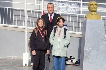 Zafer İlkokulu il düzeyindeki başarılarıyla Altıntaş’ın gururu oldu 