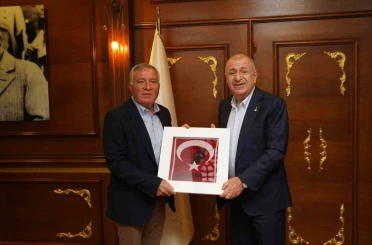 Zafer Partisi lideri Özdağ’dan Başkan Kepenek’e övgü; "Gerçekten kıskandım" 