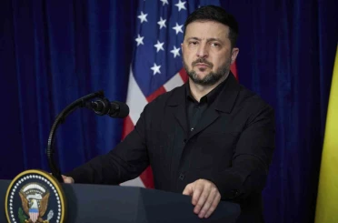 Zelenskiy: "Bu sözde ‘konut saldırısı’ hikayesi, Rusya’nın savaşı sona erdirmek için gerekli adımları atmayı reddetmesini meşrulaştırmak için uydurulmuş bir yalandır" 