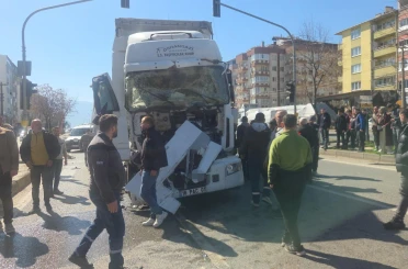 Zincirleme kazada 5 kişi yaralandı