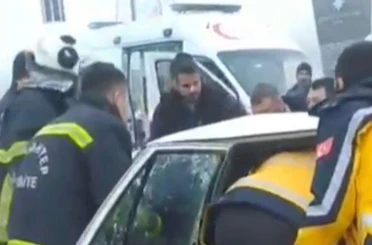 Zincirleme trafik kazasında 1 kişi öldü, 6 kişi yaralandı