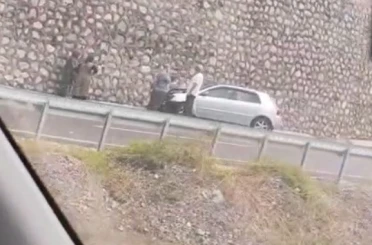 Zonguldak’ta bariyere çarpan otomobildeki yolcu yaralandı 