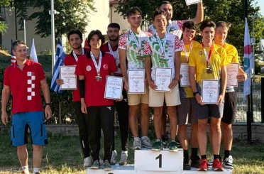 Zorlu parkurlarda mücadele ettiler 