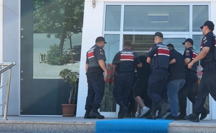1 Milyon Liralık Altınla Kaçtılar