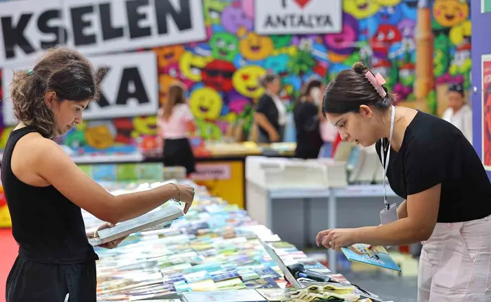 16. Antalya Kitap Fuarı kapılarını açtı

