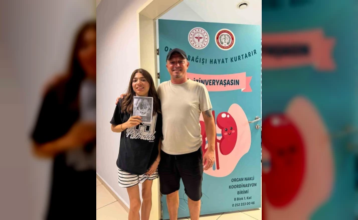 19 yaşındaki Selenay diyalizden kurtuldu 