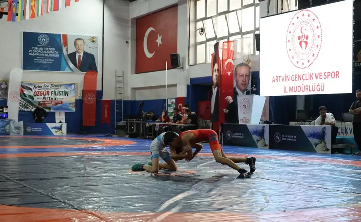 20 Ülkeden 140 sporcu, Artvin’de minderde
