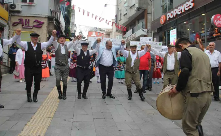 27. Islık Dili Festivali Giresun’da düzenlenen yürüyüşle başladı
