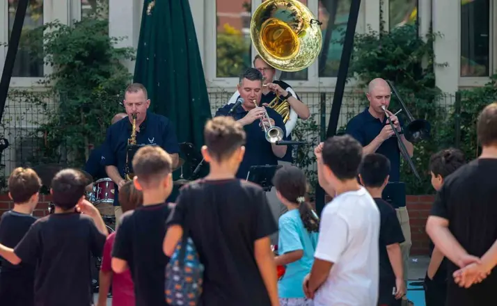 ABD Hava Kuvvetleri Orkestrası Adana’da müzik ziyafeti sundu
