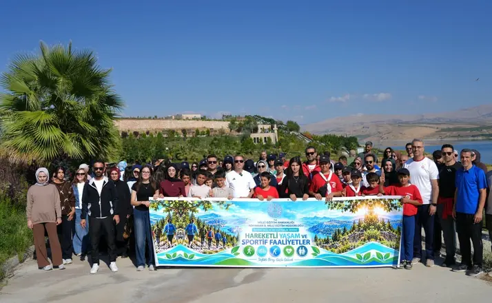 Adıyaman’da öğretmen ve öğrenciler doğa yürüyüşünde buluştu
