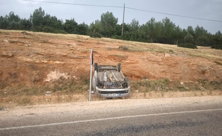 Adıyaman’da otomobil takla attı
