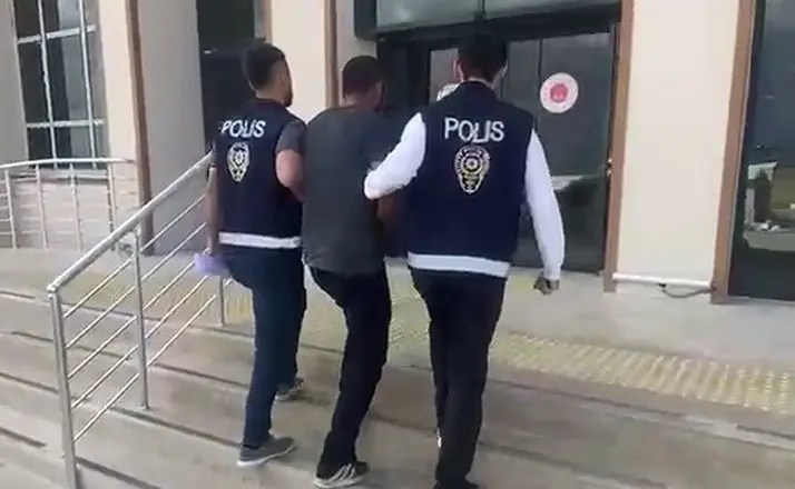Ağabeyinin kimliğini kullanan firari yakalandı
