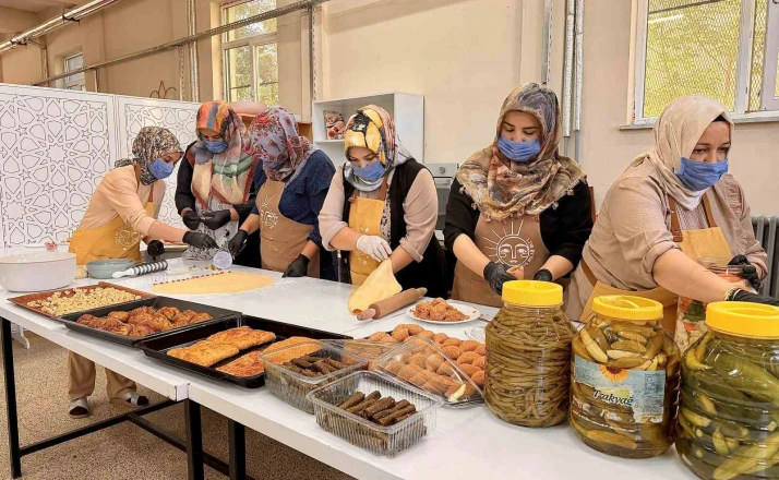 Ağrı’da kadın emeği kooperatifle büyüyor: 7 kadın hem üretiyor hem aile ekonomisine katkı sağlıyor
