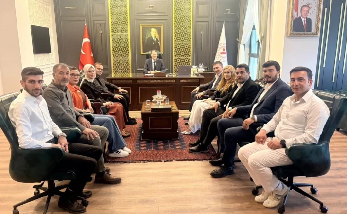AK Parti Edremit İlçe Teşkilatı’ndan Kaymakam Engin’e ziyaret
