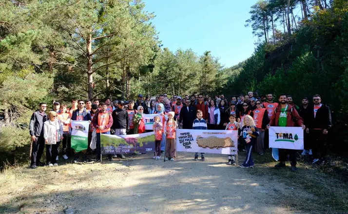 Akdağmadeni’nde sonbahar doğa yürüyüşü gerçekleştirildi
