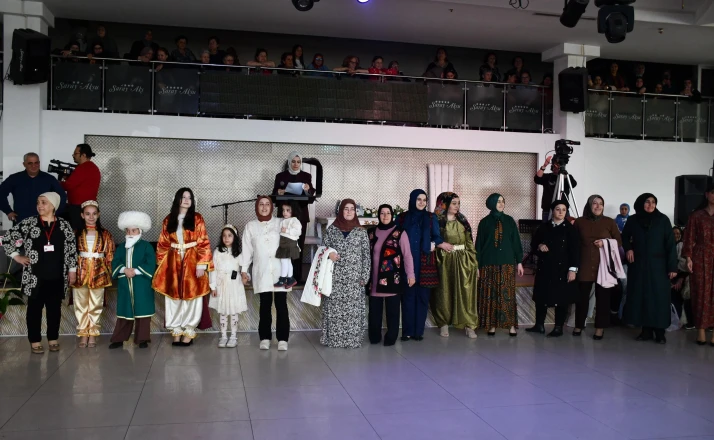 Akşehir’de Halk Eğitim Merkezi’nden giyim defilesi