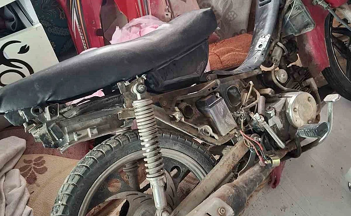 Akşehir’de çaldıkları motosikleti parçalarken yakalanan 2 kişi tutuklandı