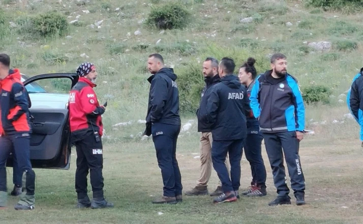 Aladağlar'da mahsur kalan dağcılara Konya'dan helikopter gönderildi