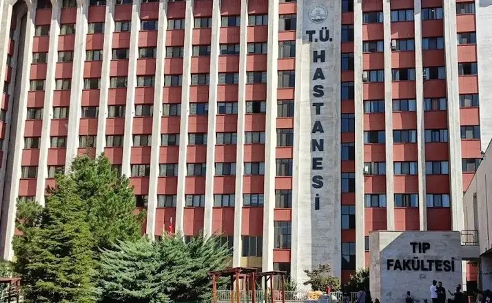 Alkolü bitince kolonya içen şahıs hastaneye kaldırıldı
