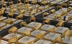 Altın haftanın son iş gününe de düşüşle giriş yaptı