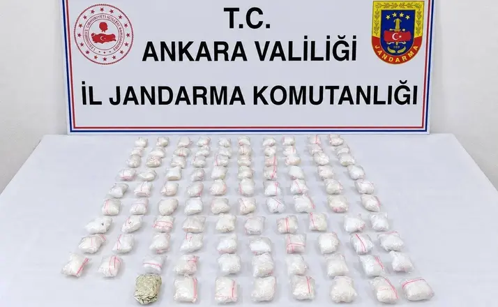 Ankara’da uyuşturucu operasyonu: 1 kilogram metamfetatin ele geçirildi
