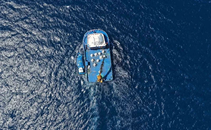 Antalya’da 50 yapay resif denize indirildi 