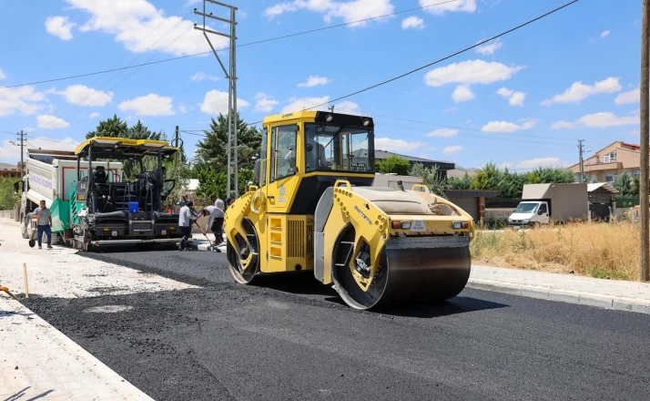 Asfalt sezonunda Selçuklu’nun yol konforu artmaya devam ediyor