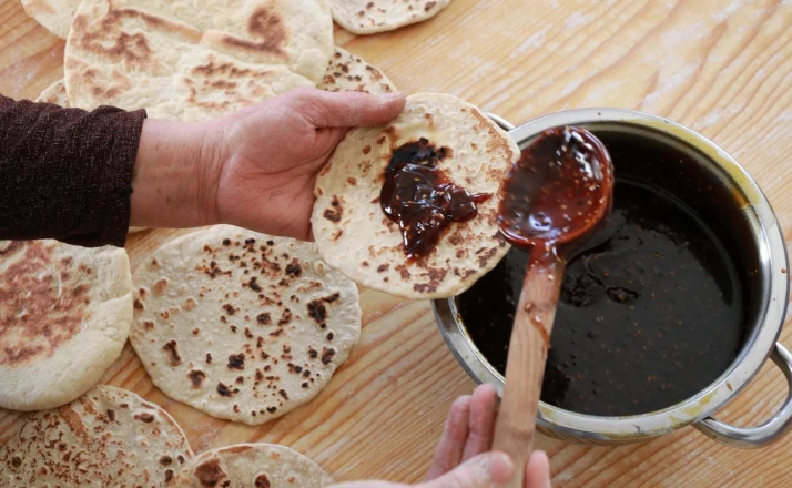 Asırlık "külçe tatlısı" geleneği bayramda yaşatılıyor