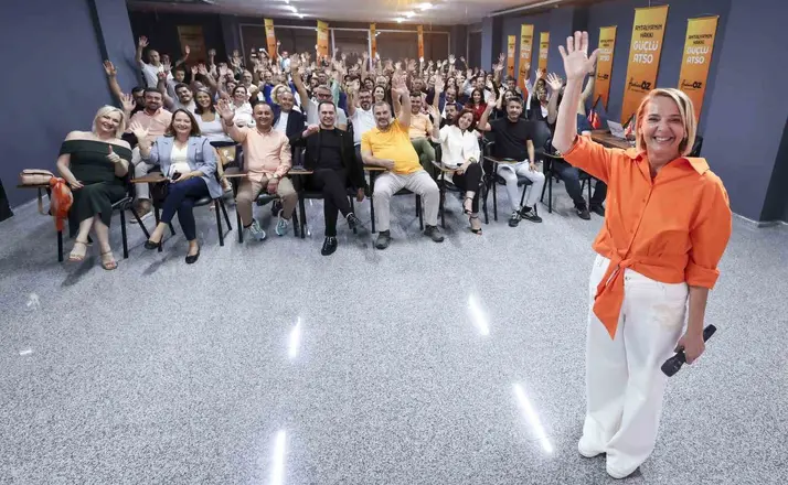ATSO başkan adayı Öz: "Liderlik, tek başına önde yürümek değil; ekibinin gücünü ortaya çıkarmak ve aynı hedefe birlikte yürümektir"
