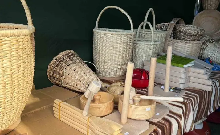 Babasından öğrendiği mesleği yaşatıyor, bir sepet için bir gün uğraşıyor
