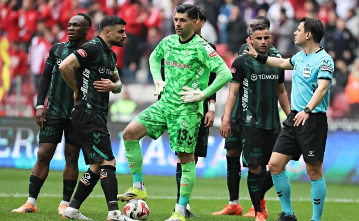 Bahadır Han Güngördü 90+3’te kurtardı, Konyaspor 1 puanı kaptı!