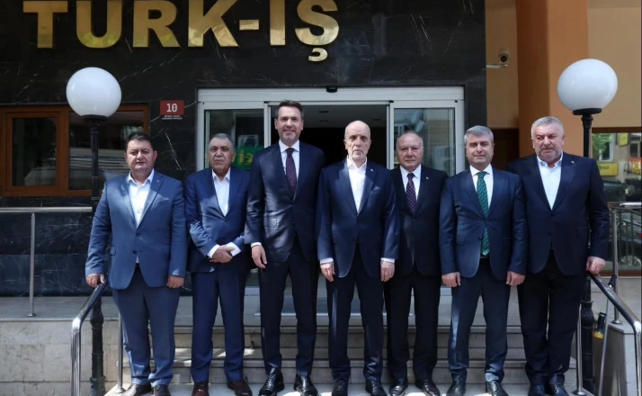 Bakan Bayraktar, Türk-İş Genel Başkanı Atalay ile bir araya geldi