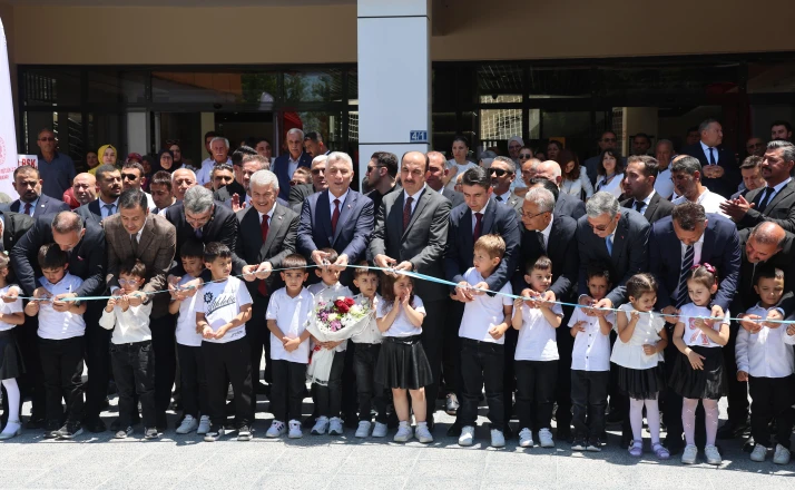Bakan Bolat Konya'da kütüphane açılışına katıldı