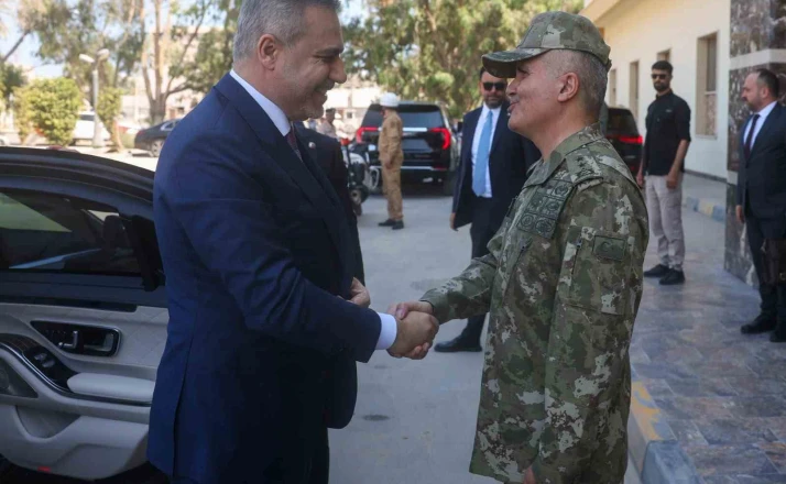 Bakan Fidan, TSK Libya Görev Grup Komutanlığı’nı ziyaret etti 