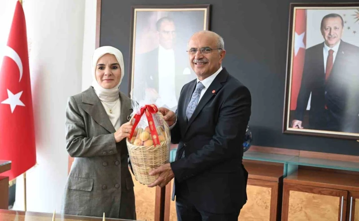 Bakan Göktaş: "Çok iyi bir kütüphane olmuş"