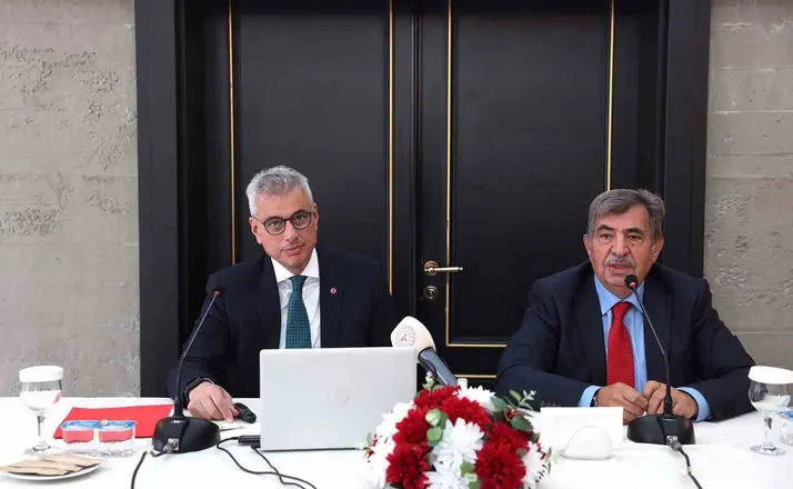 Bakan Memişoğlu: "Türkiye’de 13 ile 17 yaş arasındaki nüfusun yüzde 30’u sigara kullanıyor"
