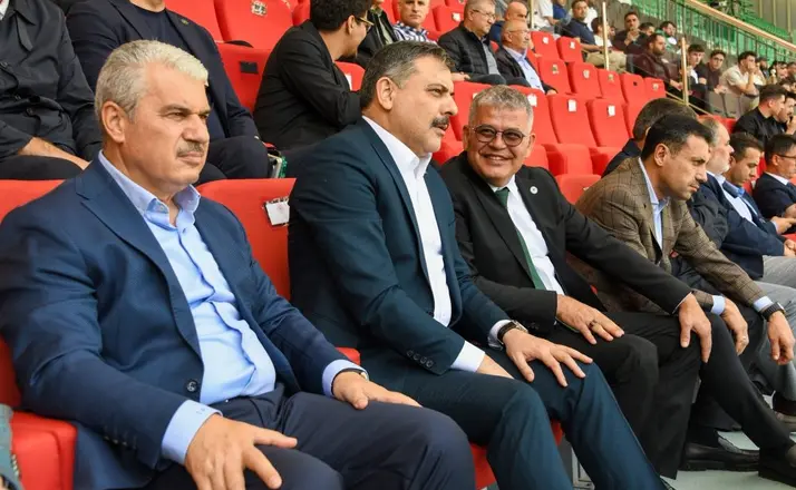 Bakan Mustafa Çiftçi, Konyaspor’u yalnız bırakmadı
